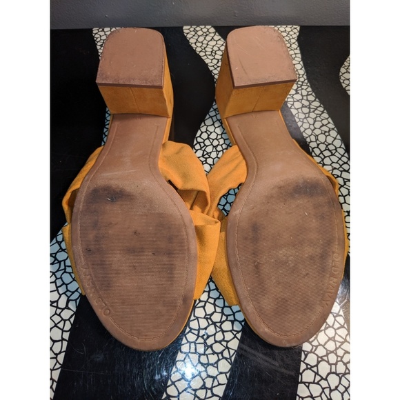 Old Navy Mustard Sandals - Picture 3 of 4